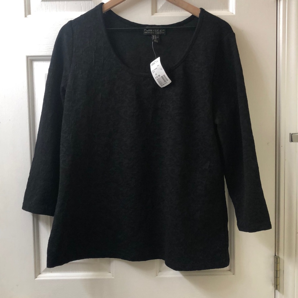 Forever 21 3/4 Sleeve Black Knit Shirt with Floral Design | Women’s Size 2X